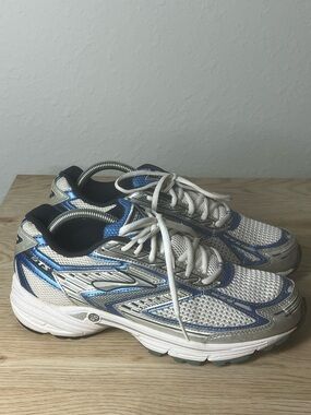 Brooks Kids Blue and White Athletic Sneakers